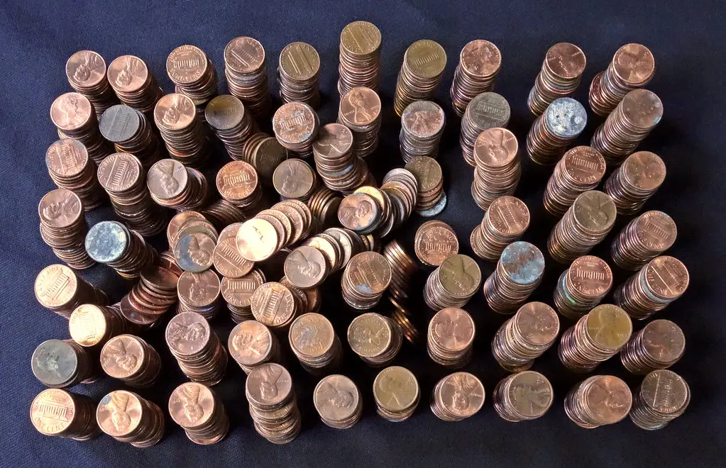 many stacks of pennies, symbolizing 100 budget categories